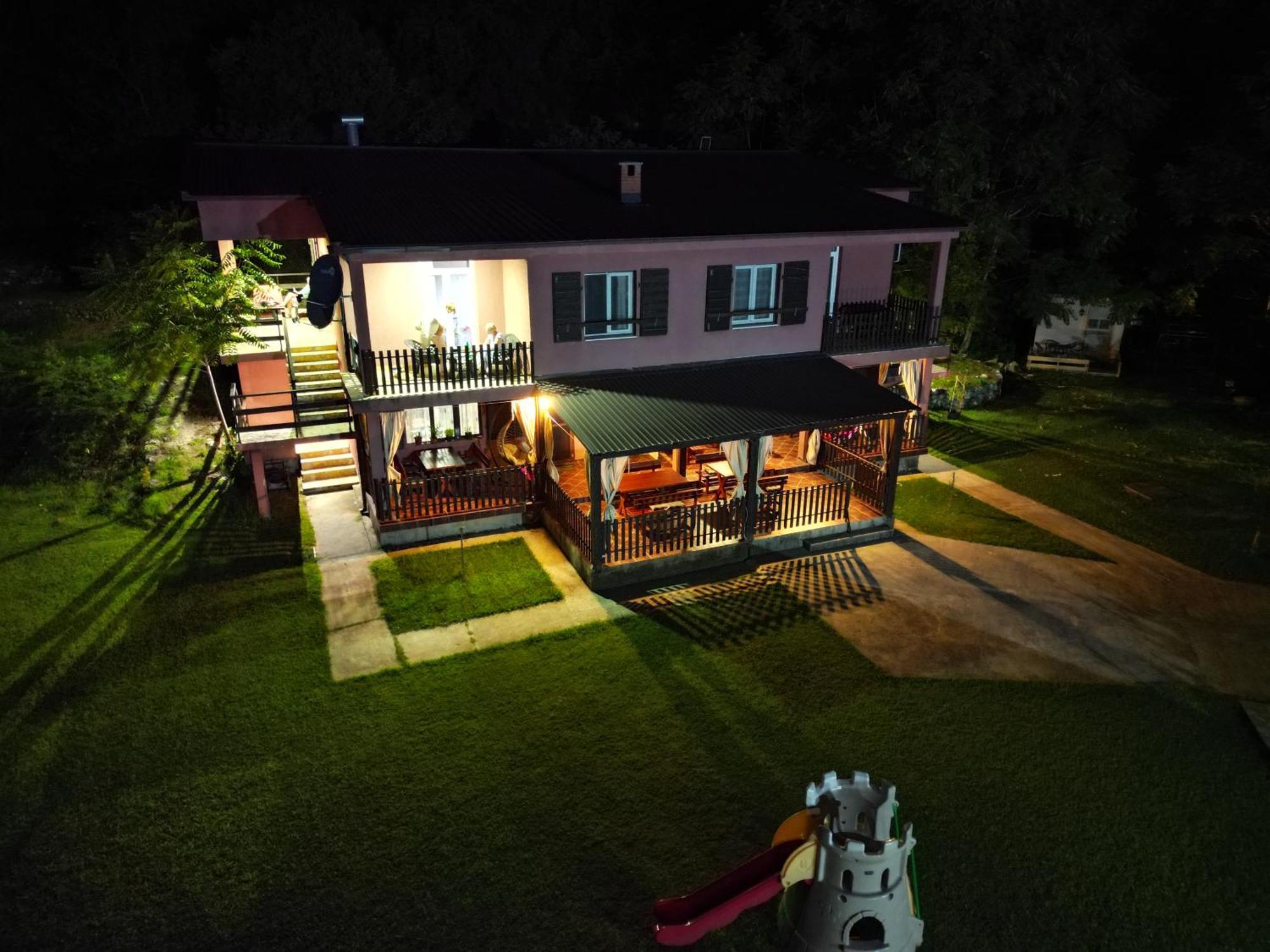 וירפזאר Apartments Djurovic מראה חיצוני תמונה