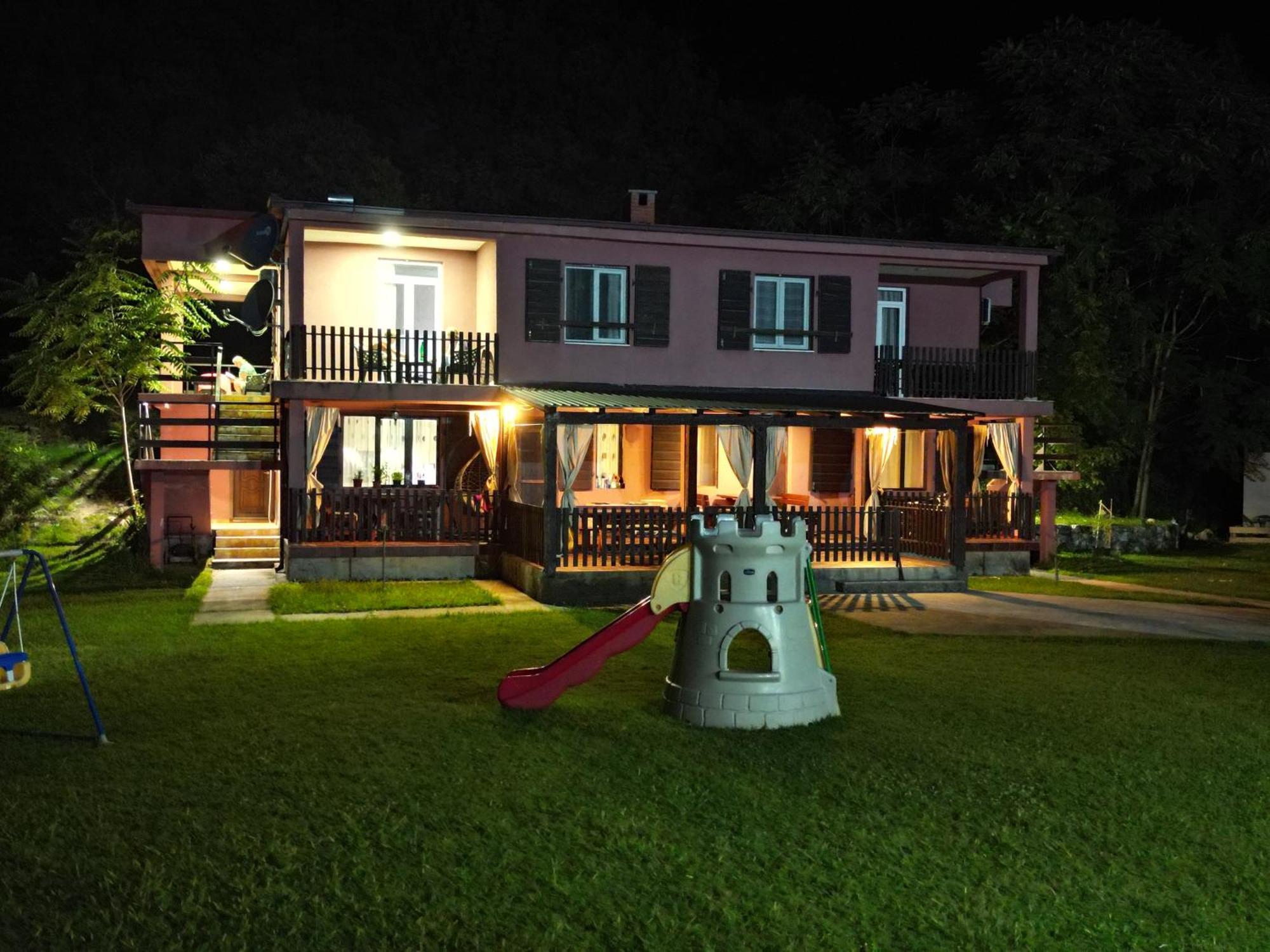 וירפזאר Apartments Djurovic מראה חיצוני תמונה
